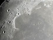 Sinus IRIDUM, a Baía do Arco-Íris.