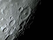 A grande Cratera PETAVIUS.